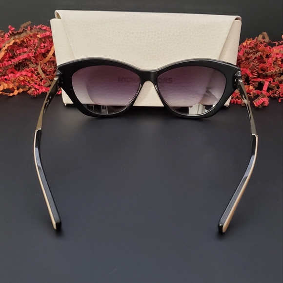 MICHAEL KORS CAT-EYE SUNGLASSES - Picture 5 of 7